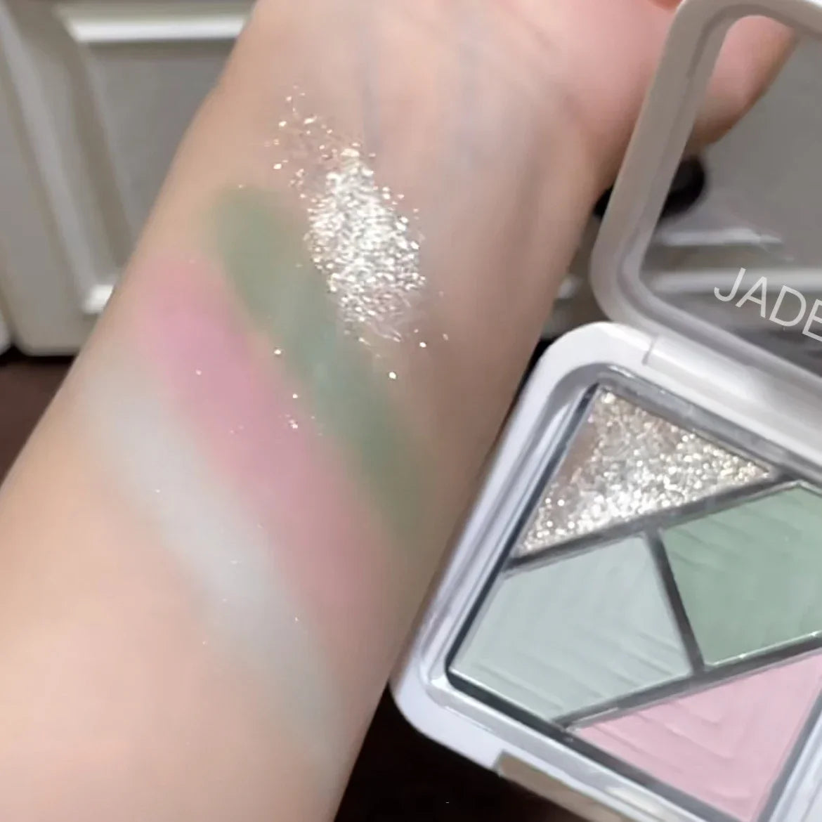 4 Colors Eye Shadow Palette Matte Glitter Green Eyeshadow